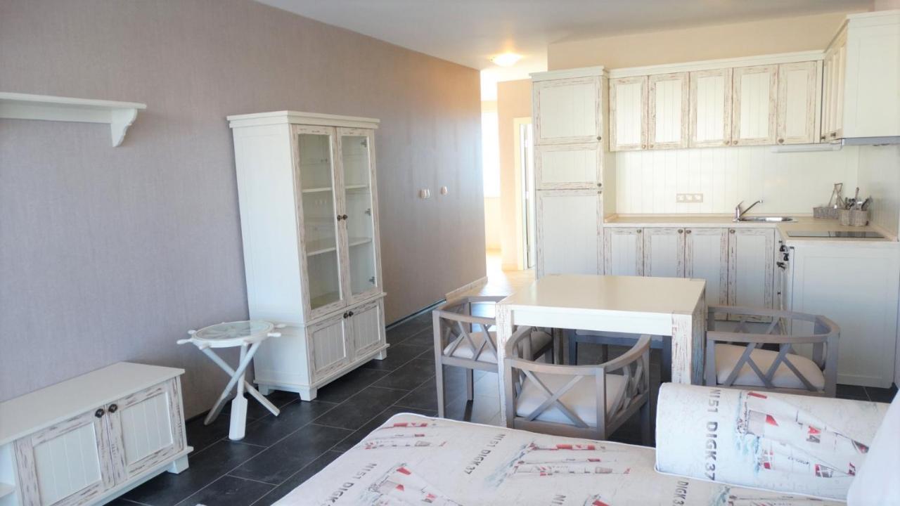 Captain'S Island Deluxe Chernomorets Esterno foto