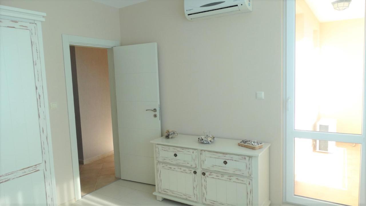 Captain'S Island Deluxe Chernomorets Esterno foto