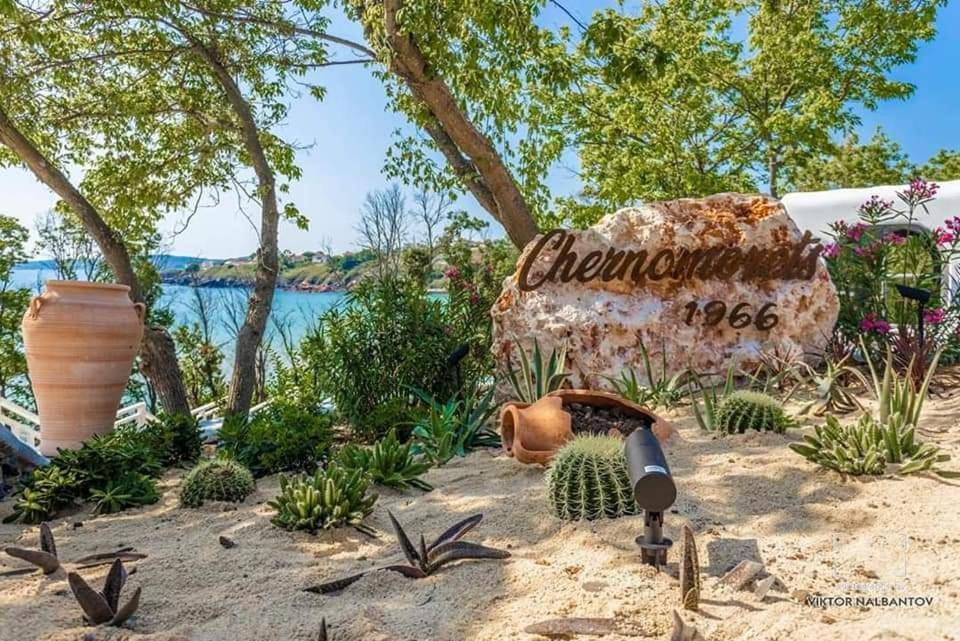 Captain'S Island Deluxe Chernomorets Esterno foto