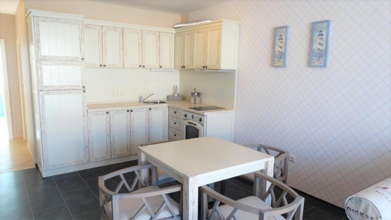 Captain'S Island Deluxe Chernomorets Esterno foto