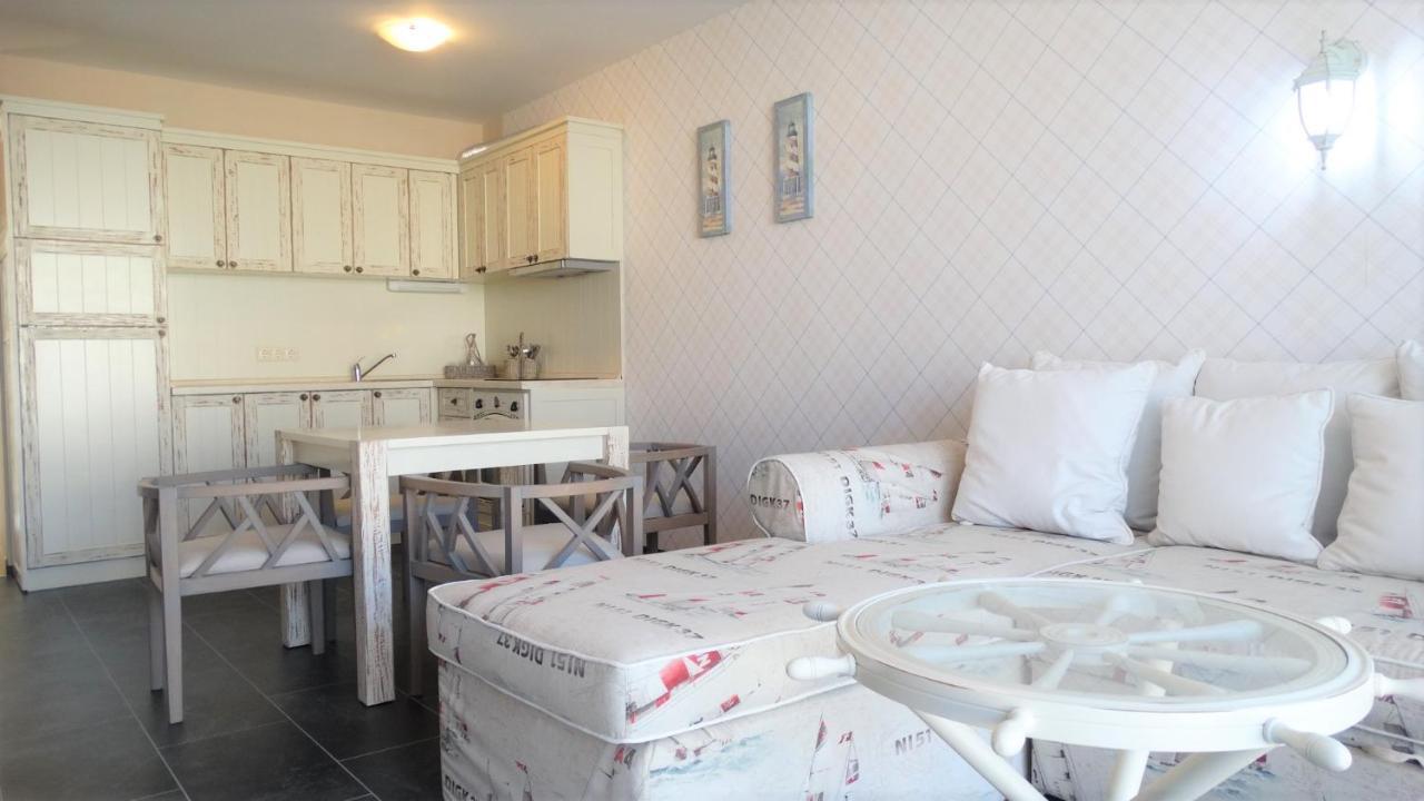 Captain'S Island Deluxe Chernomorets Esterno foto